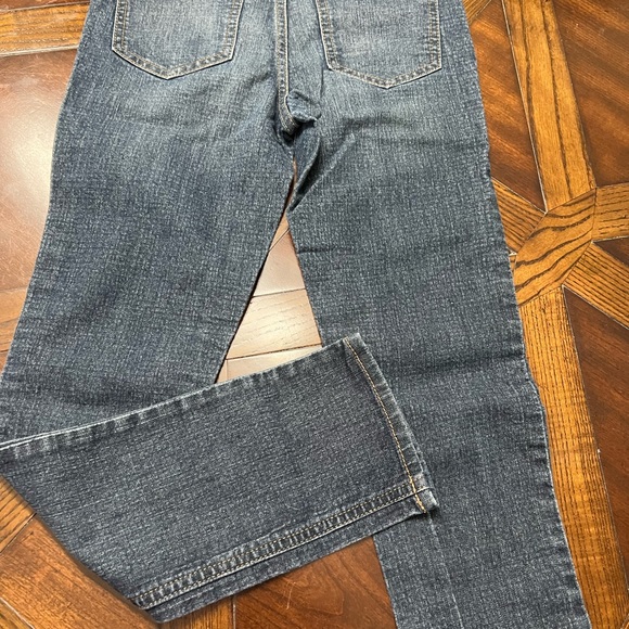 SIX PAIRS OF GIRLS JEANS. Size 10 - Picture 10 of 13